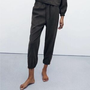 Zara zip hem comfy Pull on Women’s jogger pants size small charcoal gray Pockets
